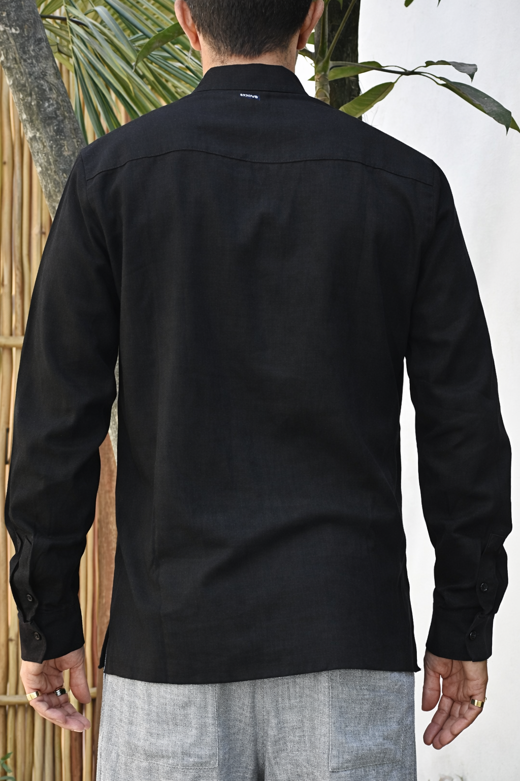 NAVO LINEN BLEND HENLEY SHIRT - Black