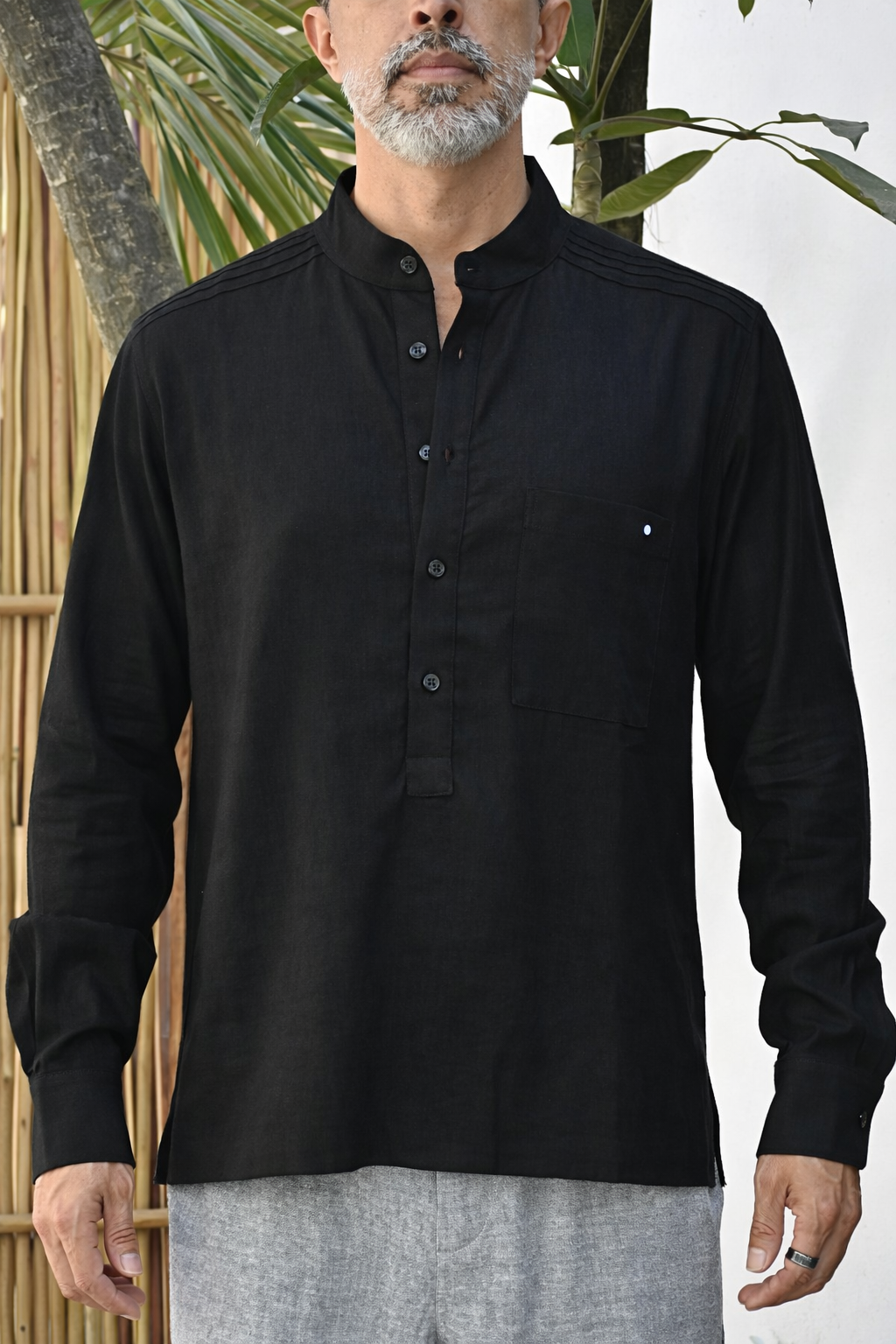 NAVO LINEN BLEND HENLEY SHIRT - Black