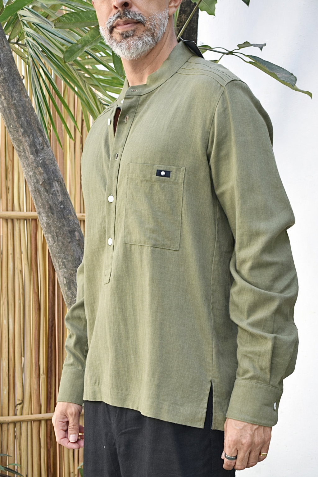 NAVO LINEN BLEND HENLEY SHIRT - Olive