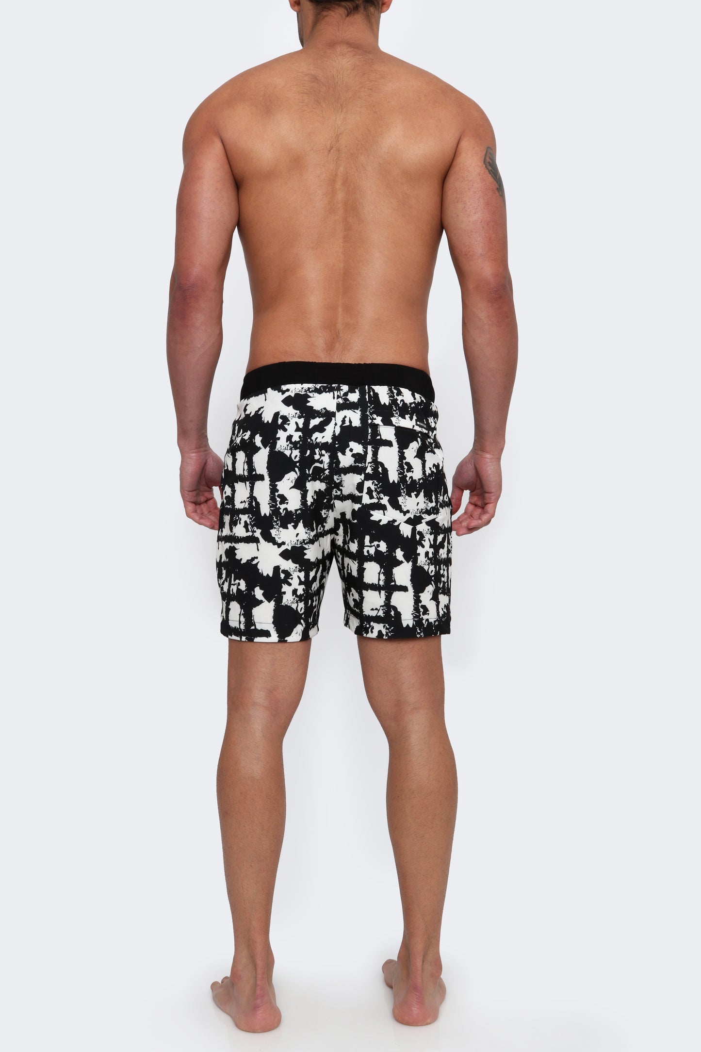 THE TALUX - Light-Tec 4-Way Stretch Linerless 5.5" Inseam Shorts - Grid Print